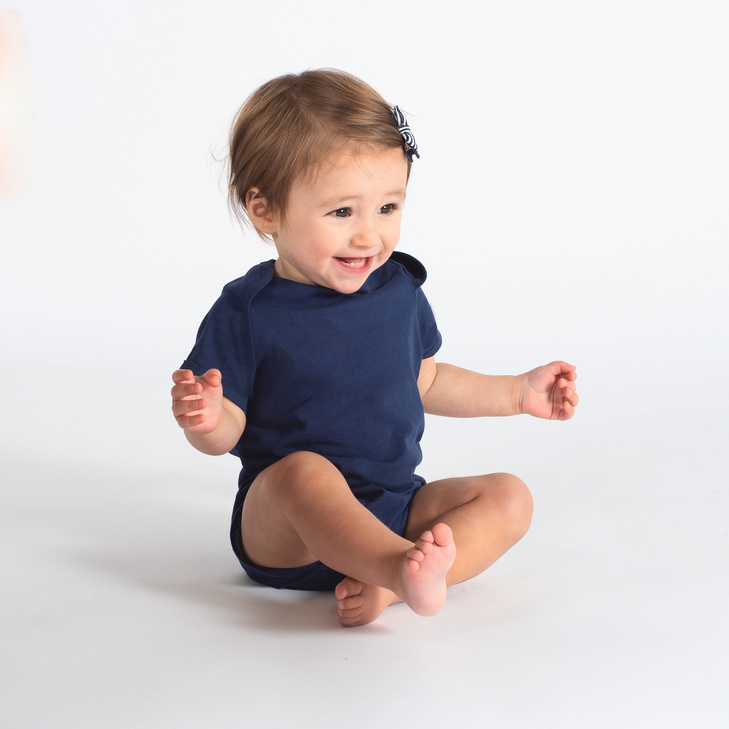 Baby Kurzarmbody aus Bio-Baumwolle – Natürlich & ideal als Geschenk zur Babyparty inkl. Stick